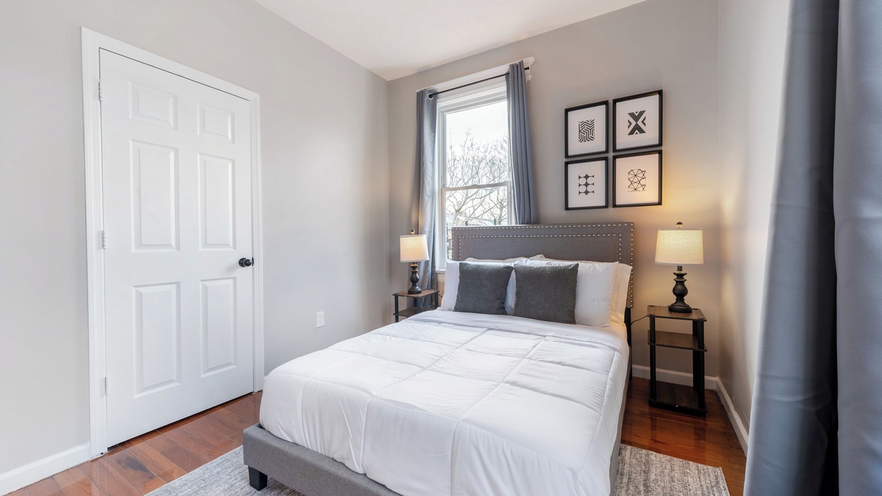 Photo of Bedroom in Lower Vailsburg