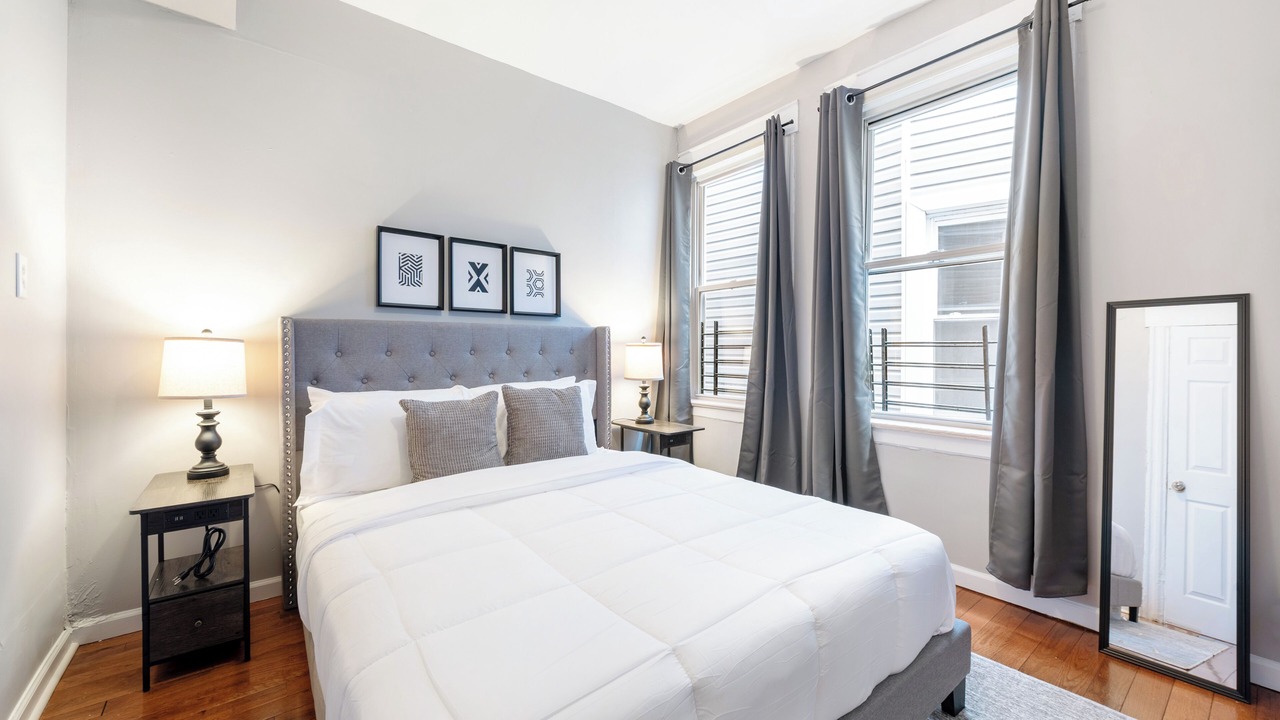 Photo of Bedroom in Lower Vailsburg
