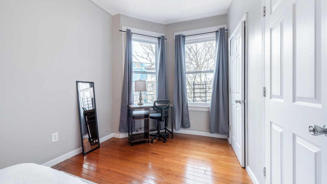 Photo of Bedroom in Lower Vailsburg