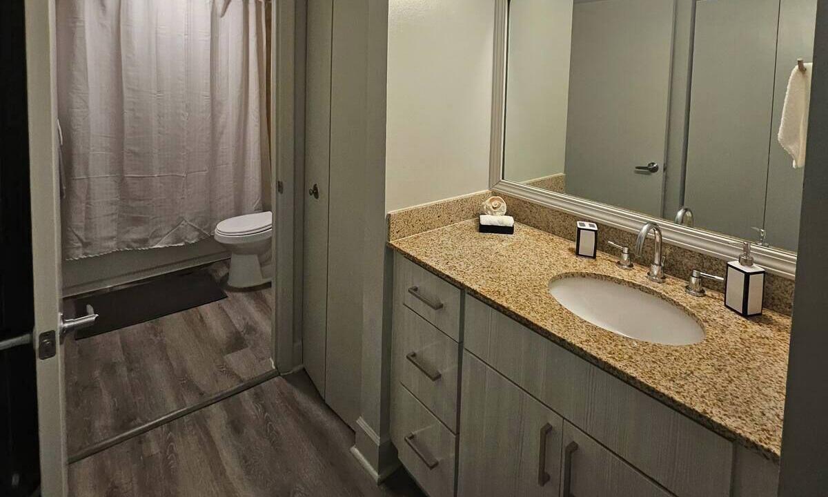 Photo of Bathroom in Allapattah
