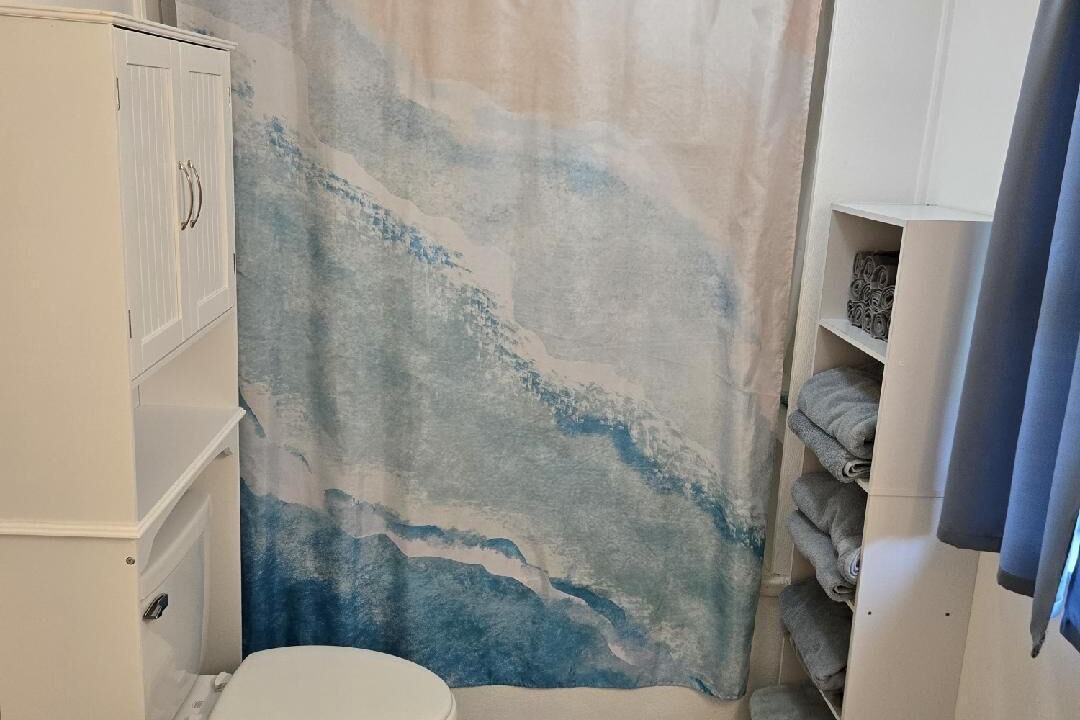 Photo of Bathroom in Deal Island