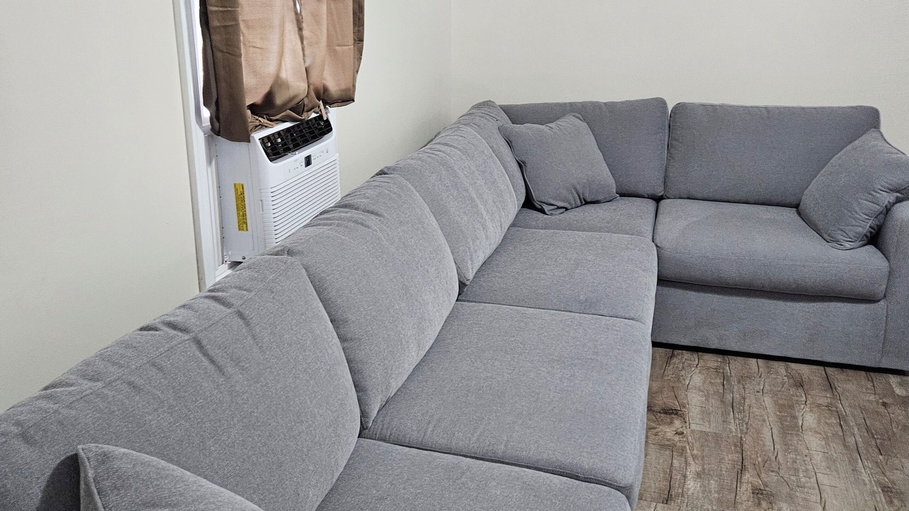 Photo of Livingroom in Deal Island