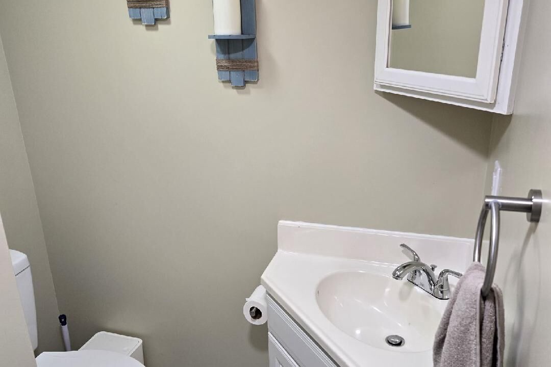 Photo of Bathroom in Deal Island