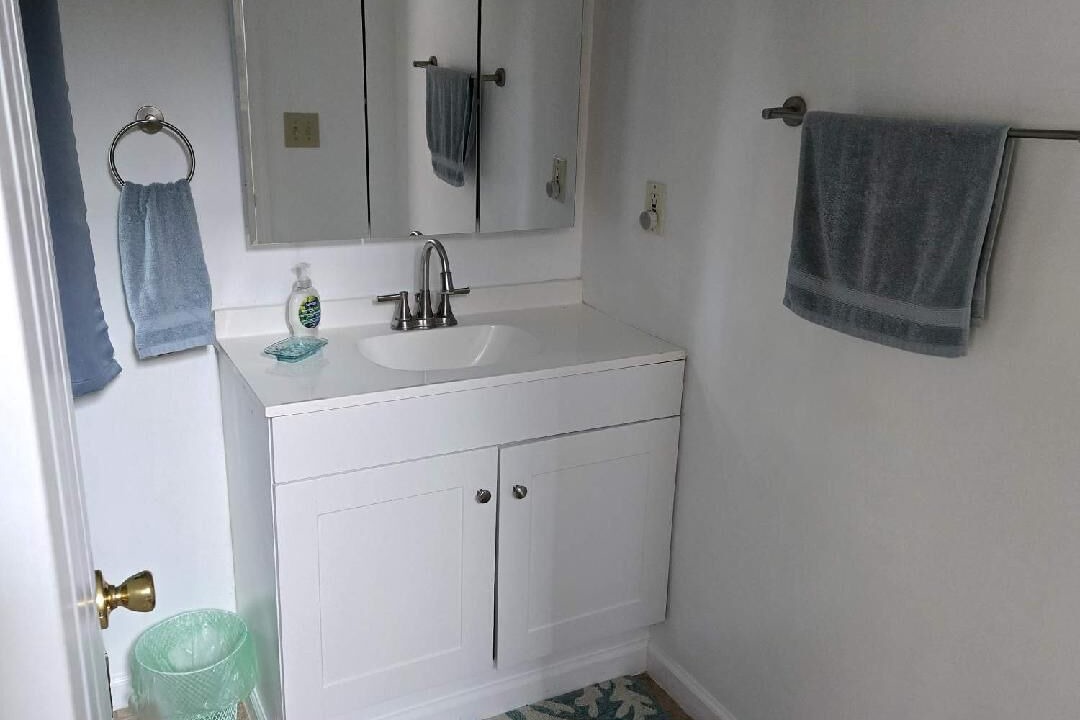 Photo of Bathroom in Deal Island