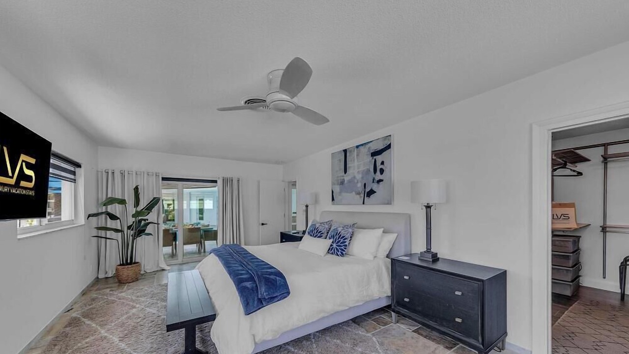 Photo of Bedroom in Bermuda Riviera