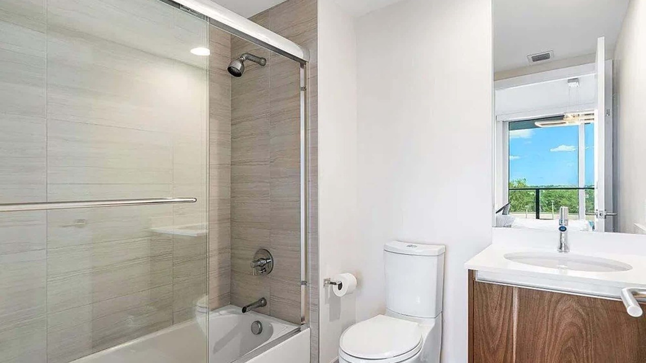 Photo of Bathroom in Central Fort Lauderdale