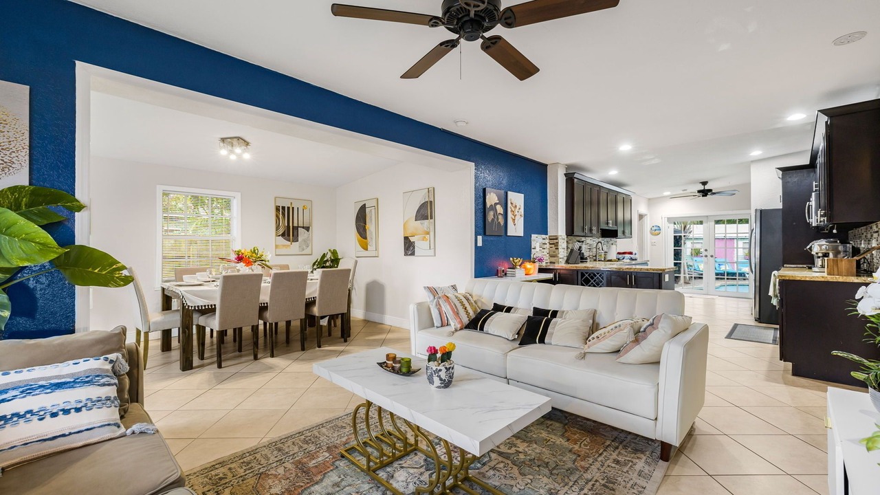 Photo of Livingroom in South Middle River