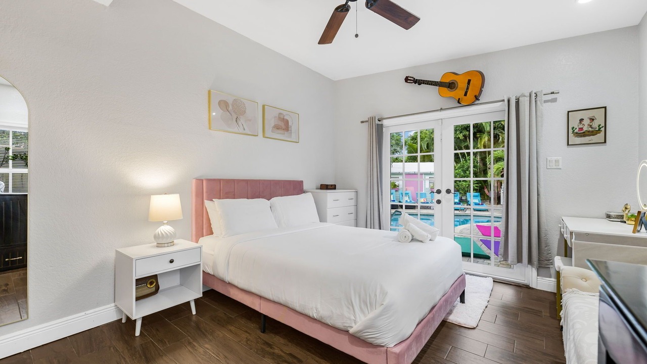 Photo of Bedroom in South Middle River
