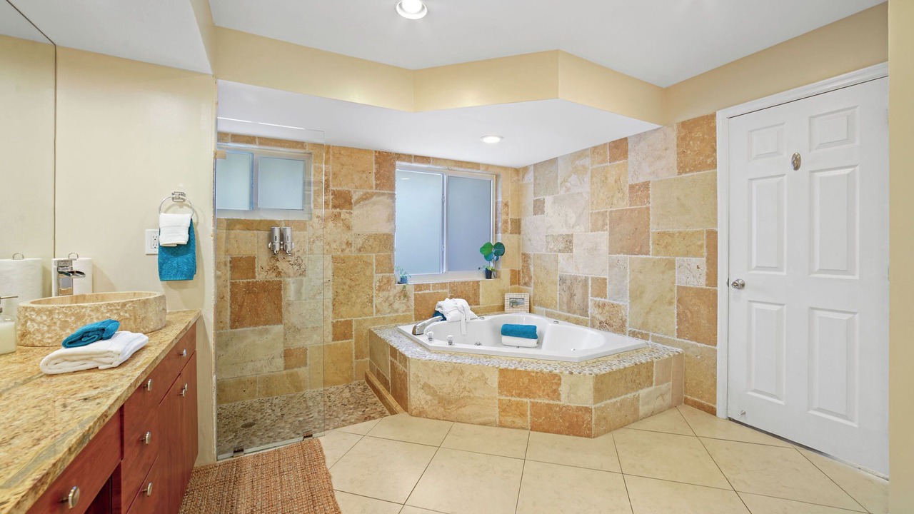 Photo of Bathroom in North Central Hollywood