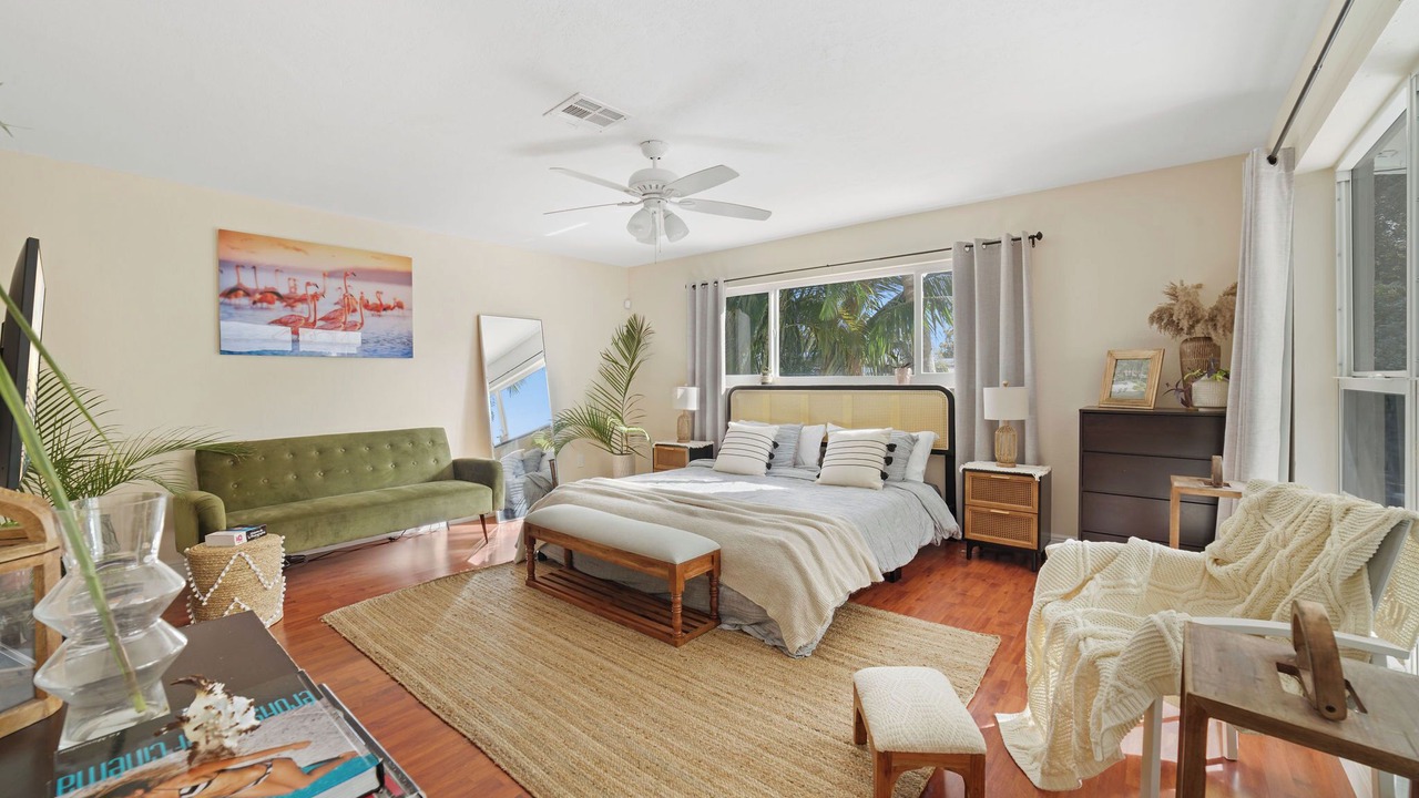 Photo of Bedroom in North Central Hollywood