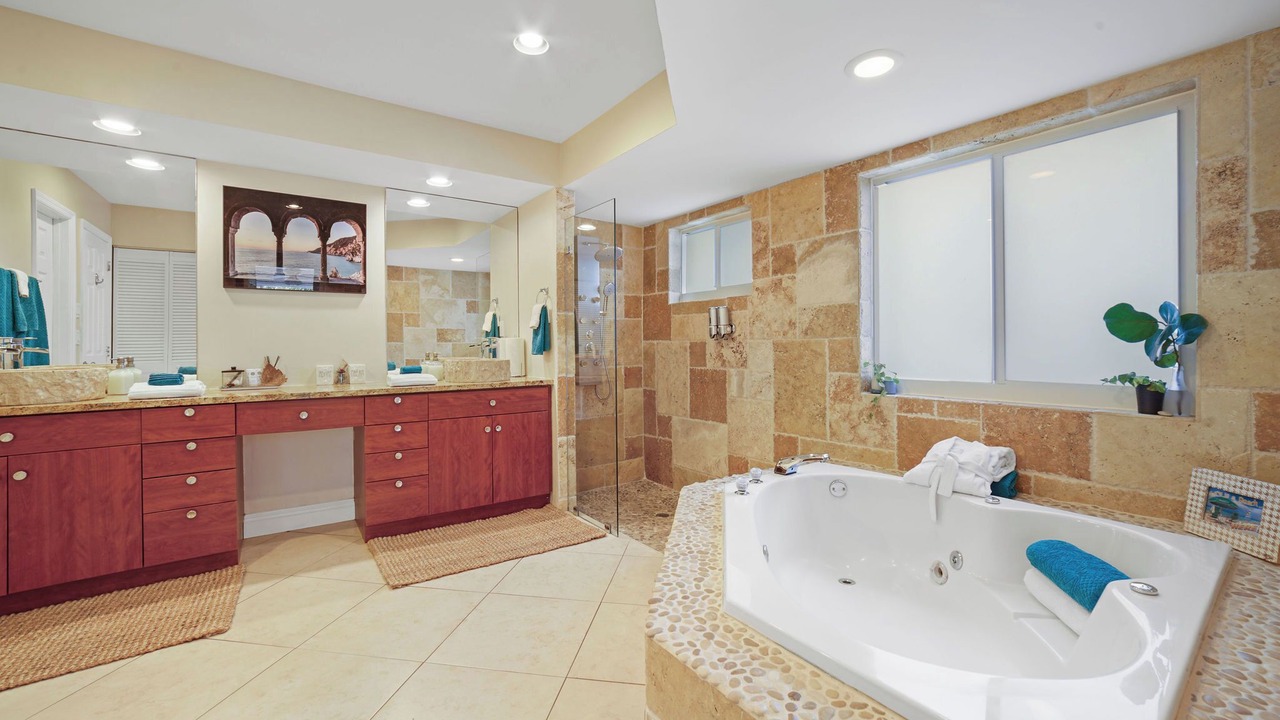 Photo of Bathroom in North Central Hollywood