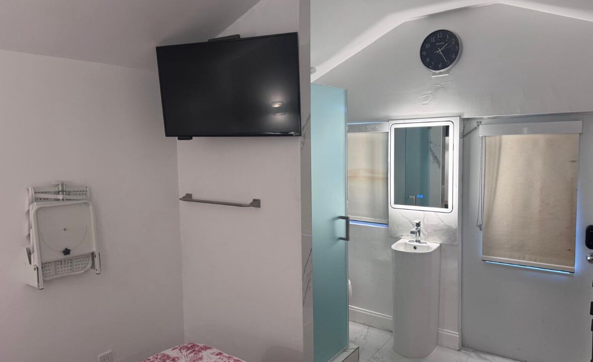 Photo of Bedroom in Hallandale Beach