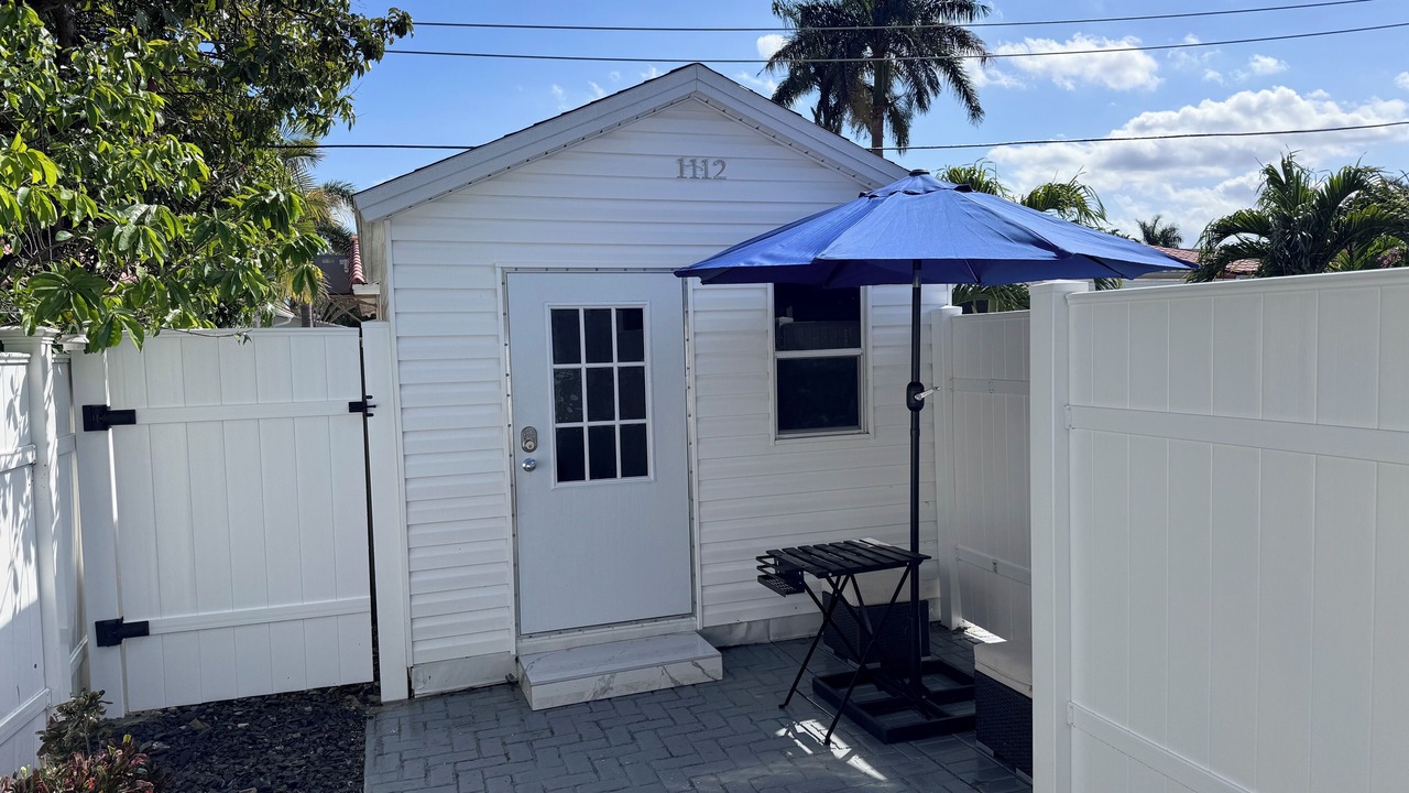 Photo of Outdoor in Hallandale Beach