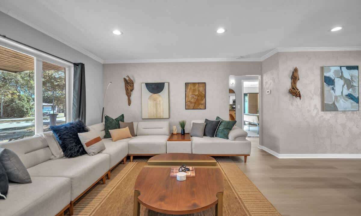 Photo of Livingroom in Beachway Estates