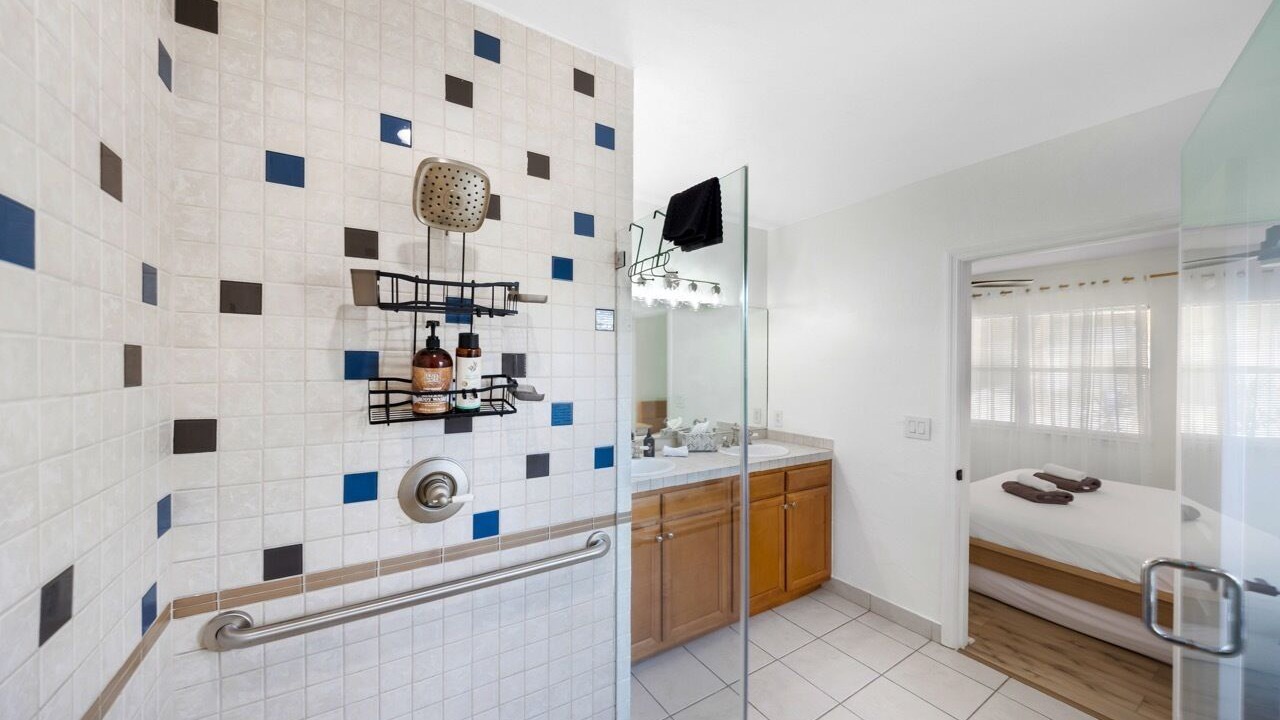 Photo of Bathroom in Poinsettia Heights