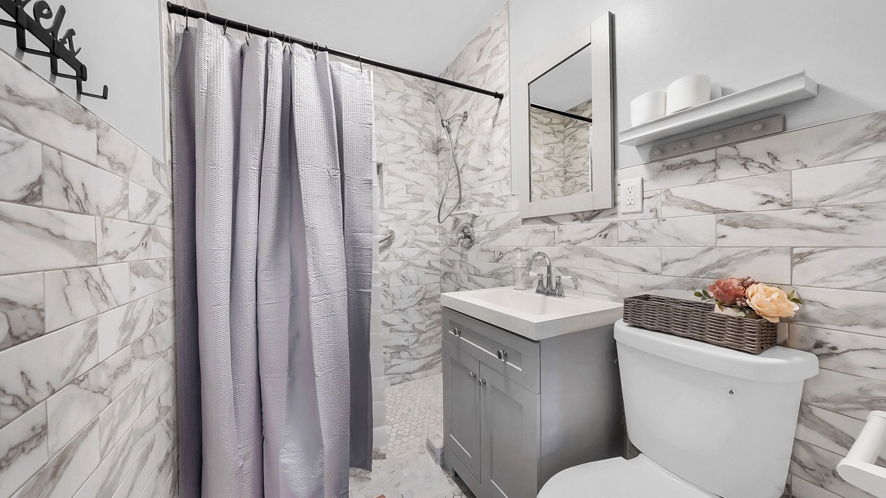 Photo of Bathroom in Hollywood