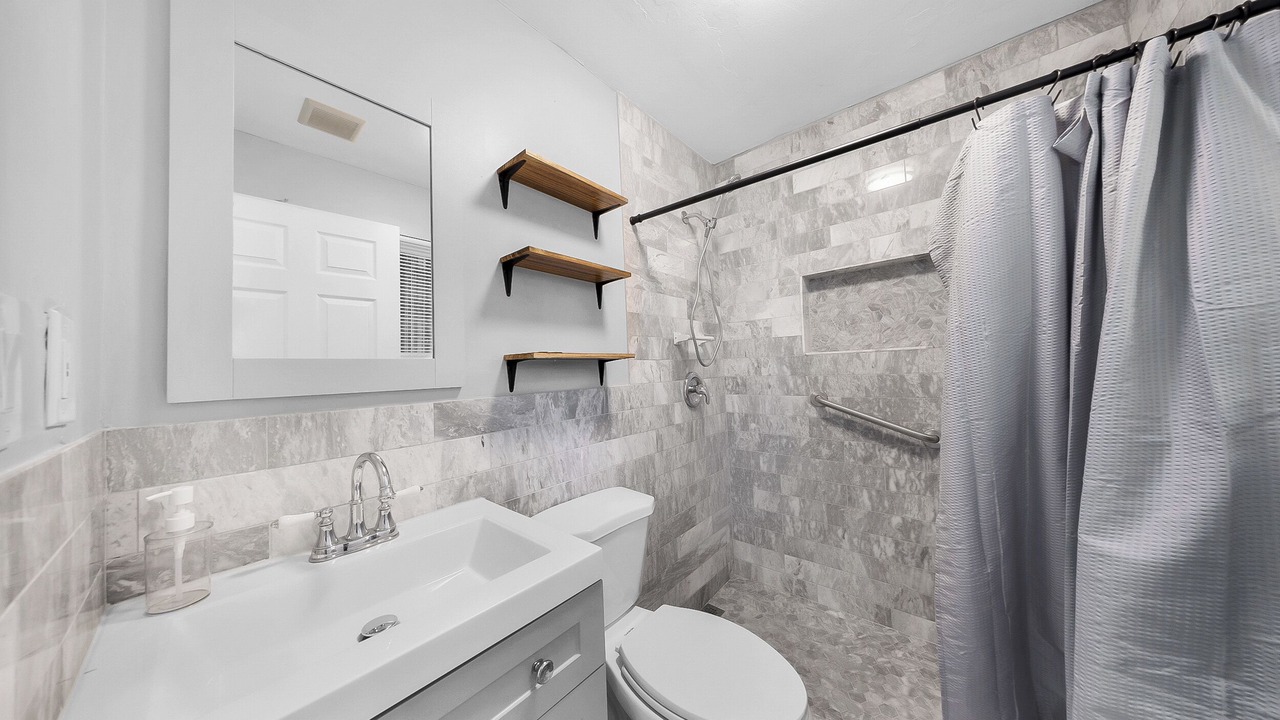 Photo of Bathroom in Hollywood