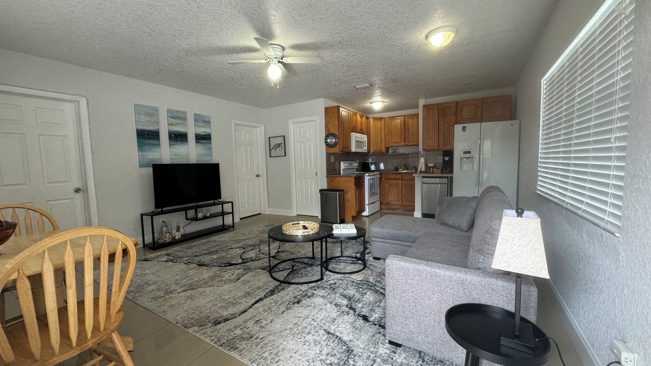 Photo of Livingroom in Lake Ridge