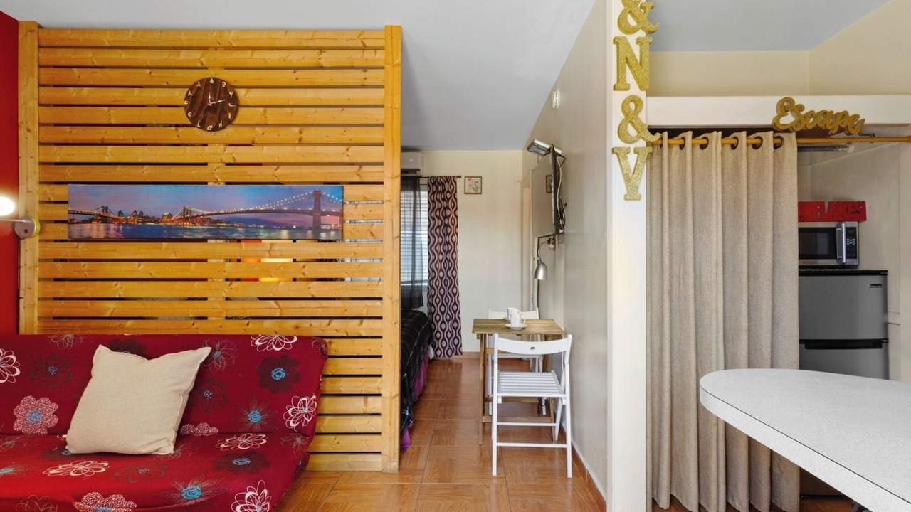 Photo of Livingroom in Downtown Hollywood