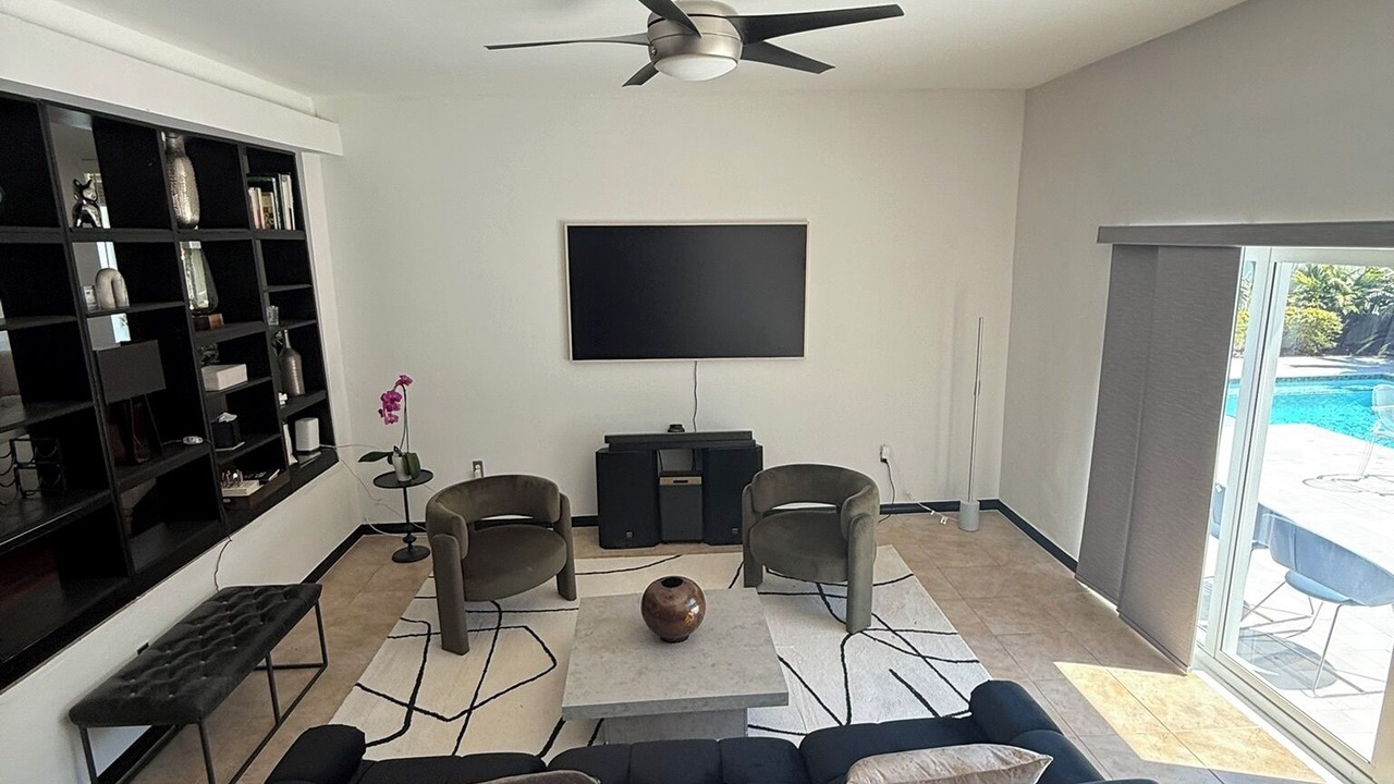 Photo of Livingroom in Biscayne Park