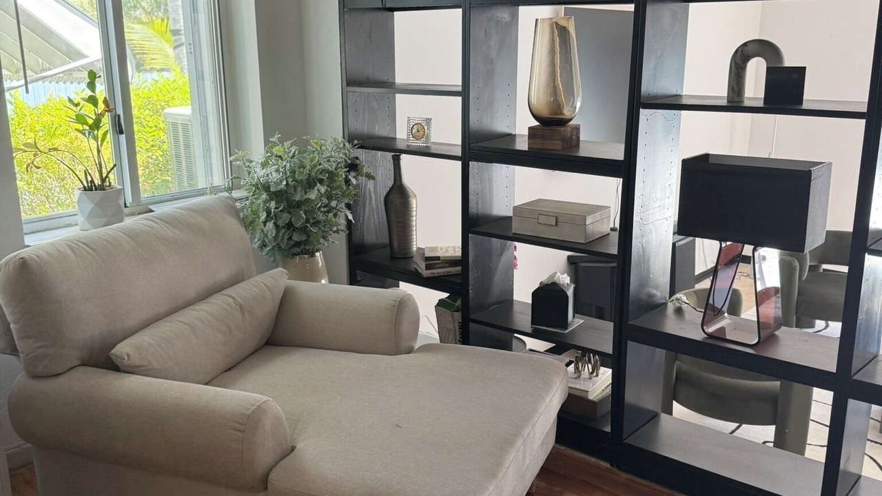 Photo of Livingroom in Biscayne Park