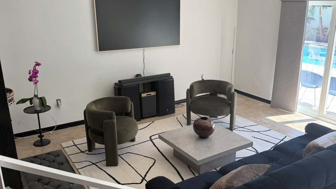 Photo of Livingroom in Biscayne Park