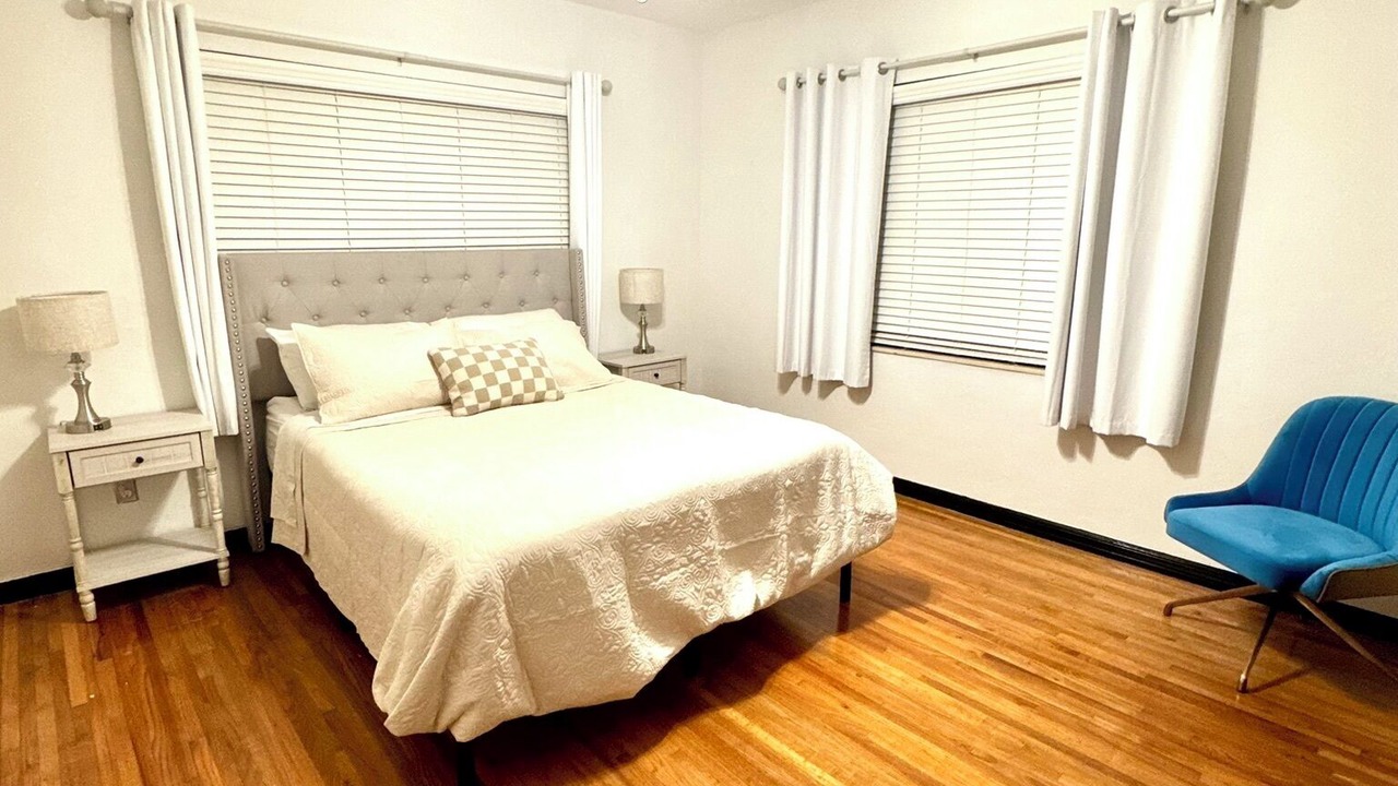Photo of Bedroom in Biscayne Park