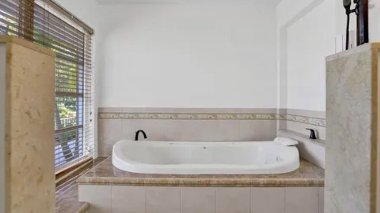 Photo of Bathroom in Tropic Palms