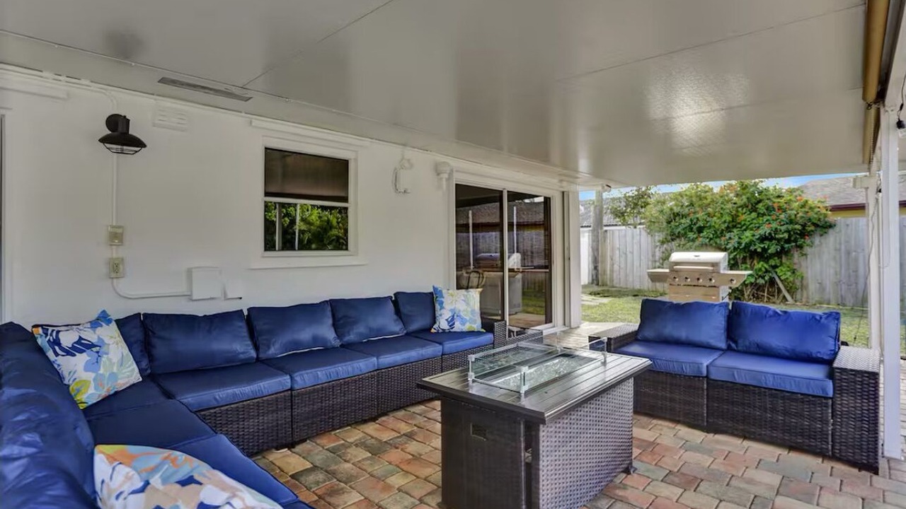 Photo of Patio Balcony in Tropic Palms