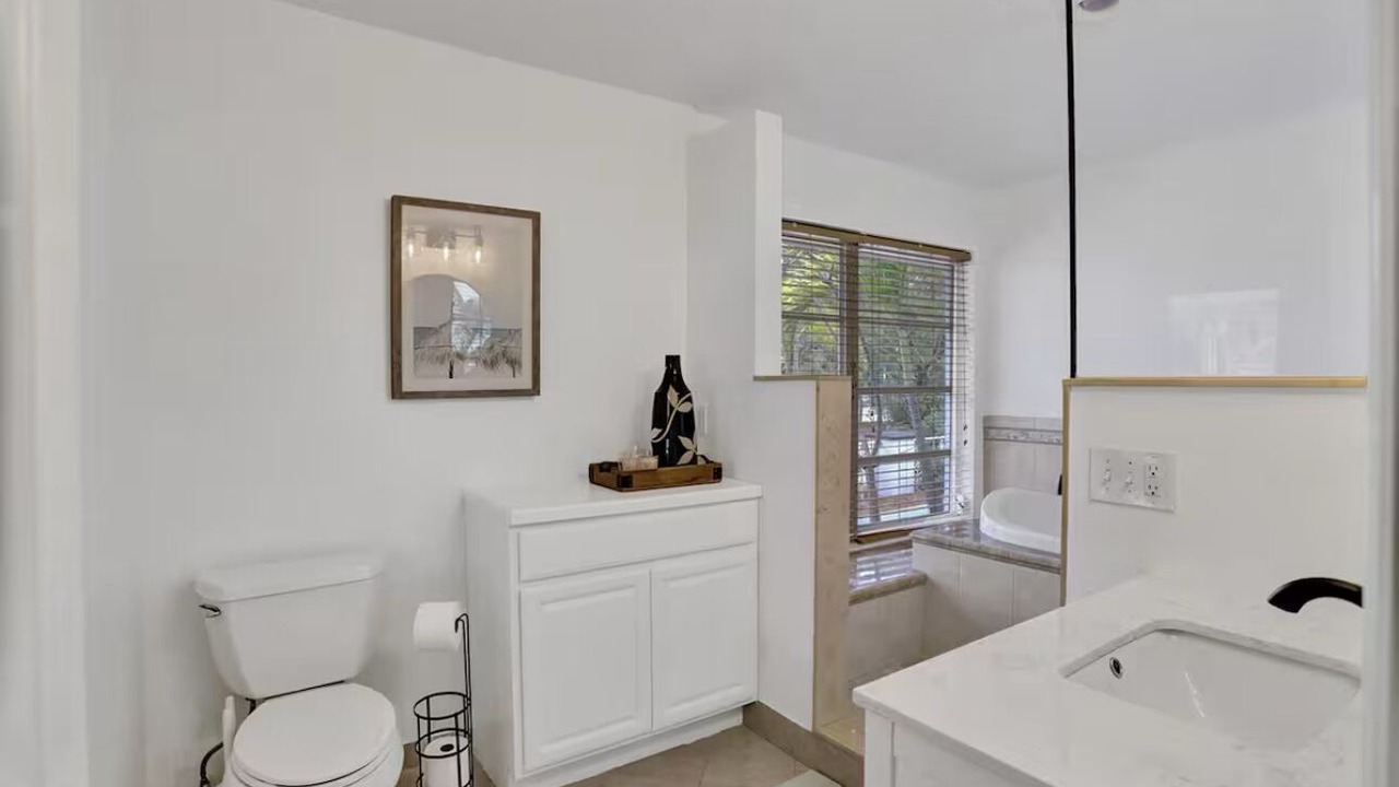 Photo of Bathroom in Tropic Palms
