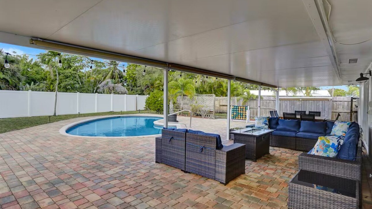 Photo of Patio Balcony in Tropic Palms