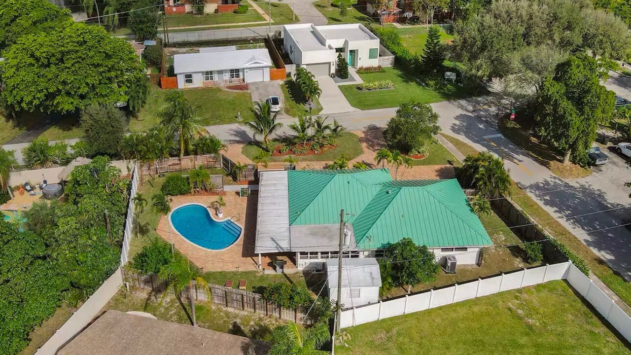 Photo of Outdoor in Tropic Palms