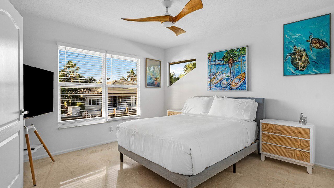 Photo of Bedroom in Tropic Isle