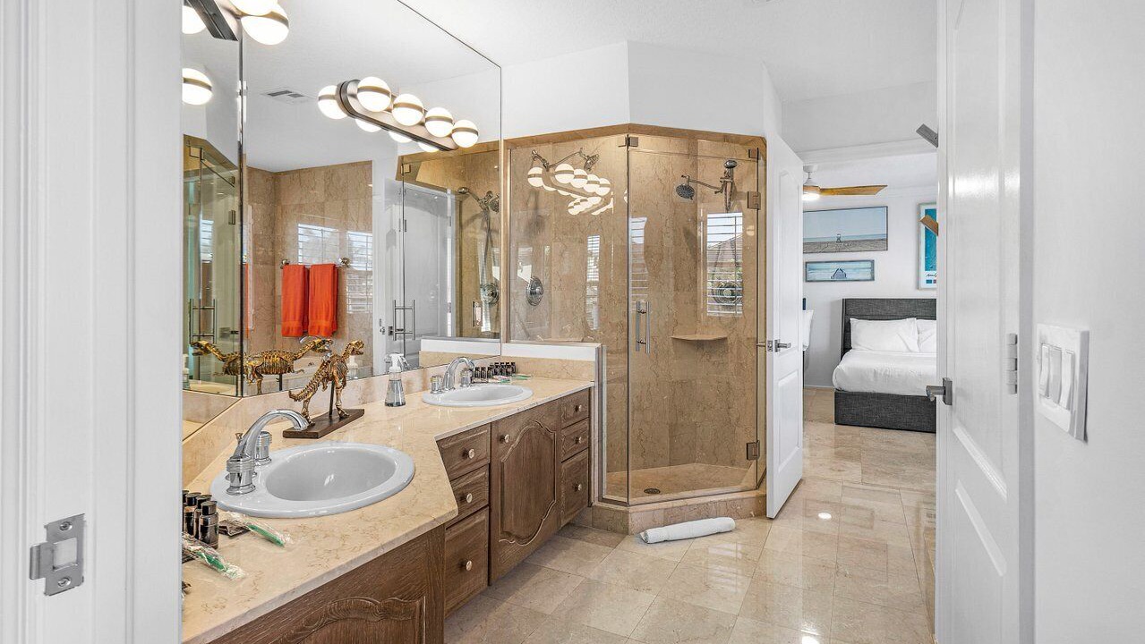 Photo of Bathroom in Tropic Isle
