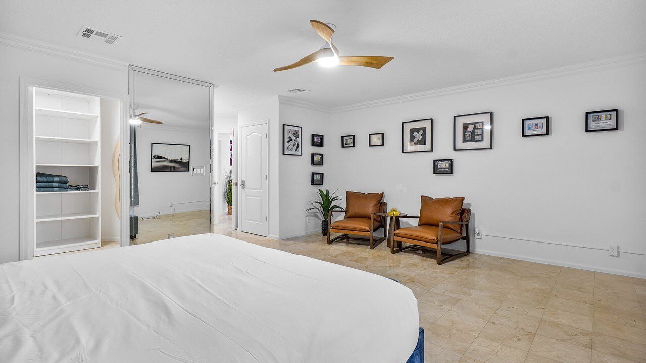 Photo of Bedroom in Tropic Isle
