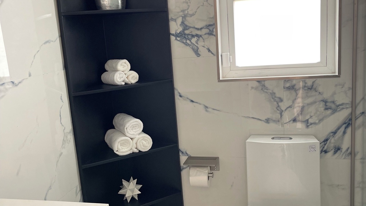 Photo of Bathroom in Lauderhill