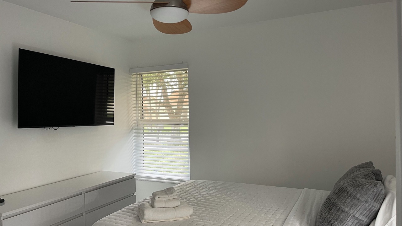 Photo of Bedroom in Lauderhill