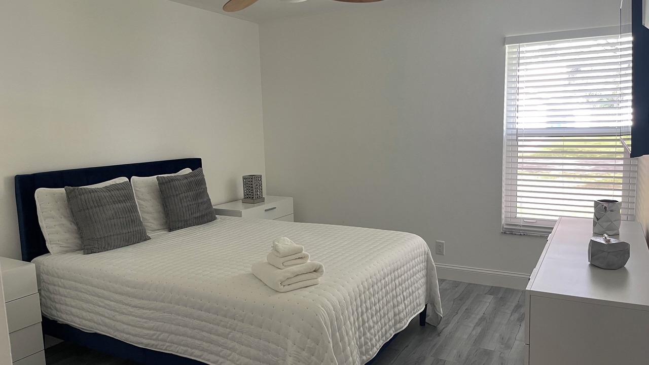 Photo of Bedroom in Lauderhill