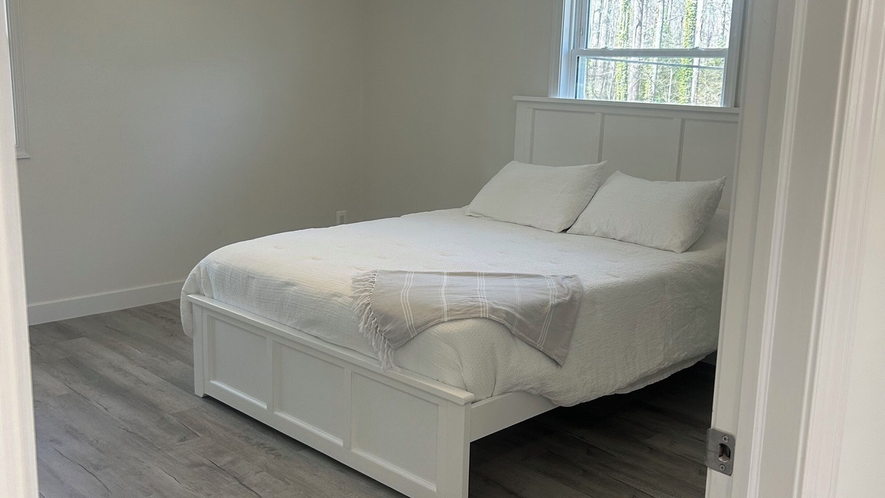 Photo of Bedroom in Calvert Beach-Long Beach