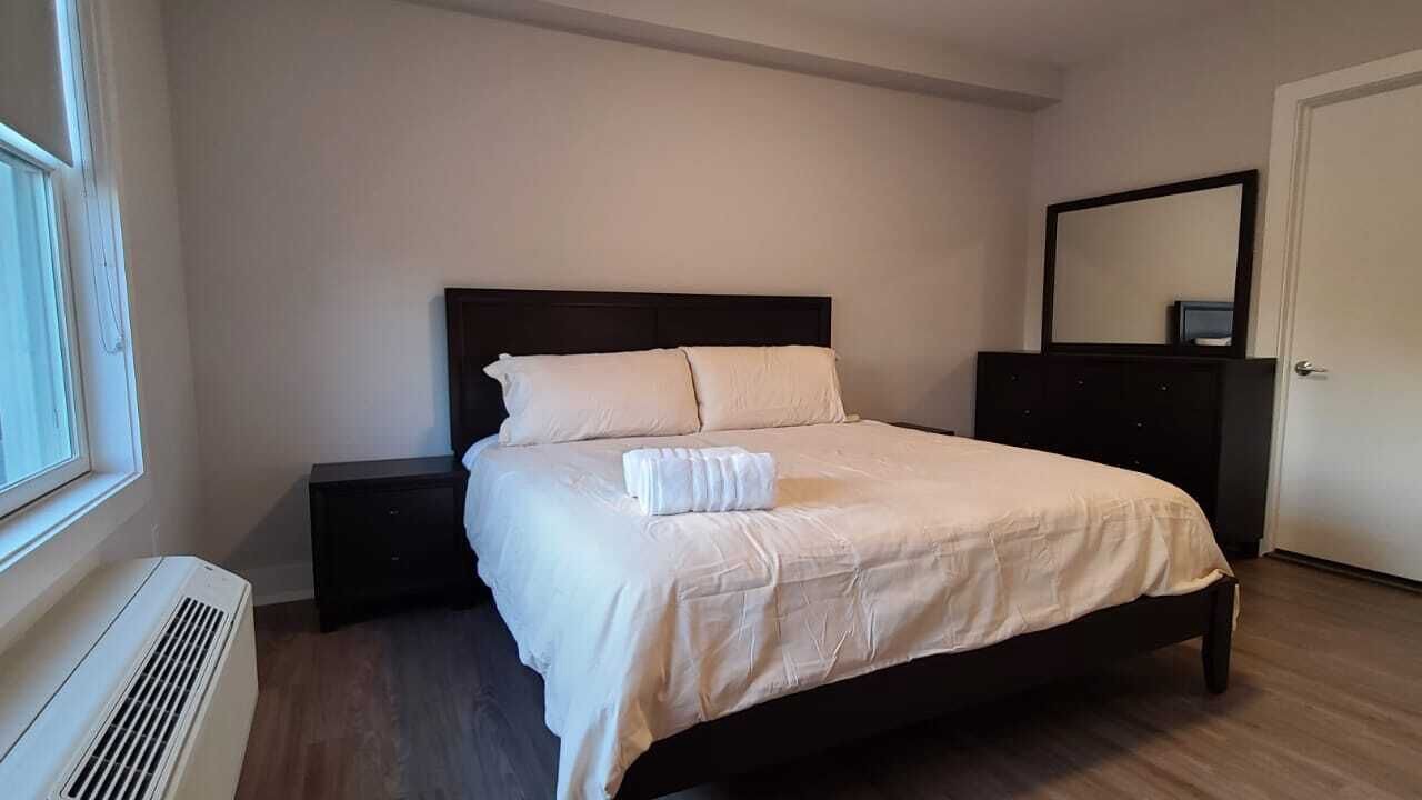 Photo of Bedroom in Leonia