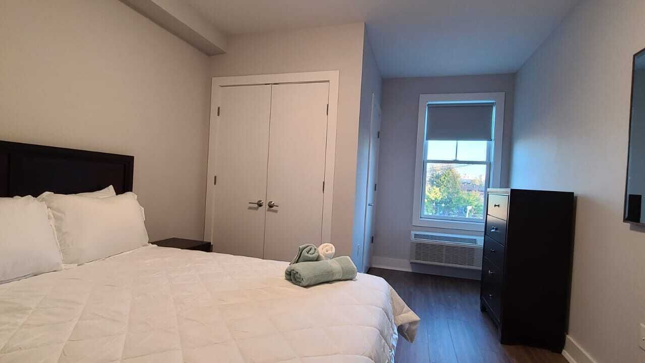 Photo of Bedroom in Leonia