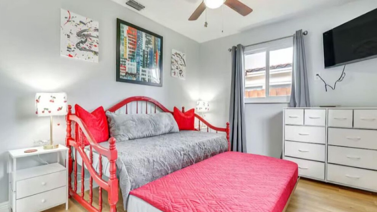 Photo of Bedroom in Sunrise