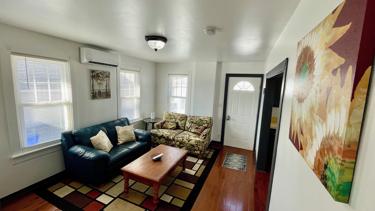 Photo of Livingroom in Bayview