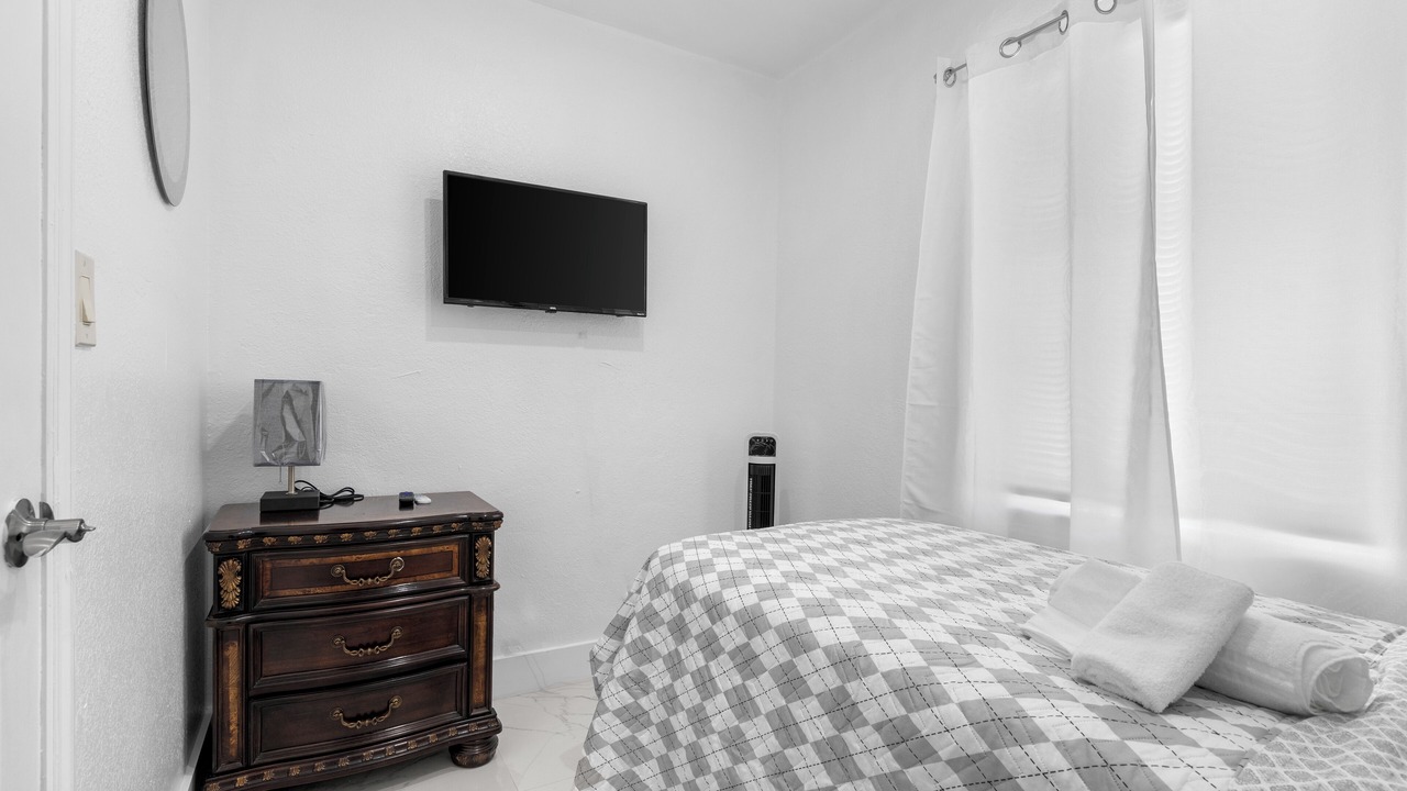 Photo of Bedroom in Central Fort Lauderdale