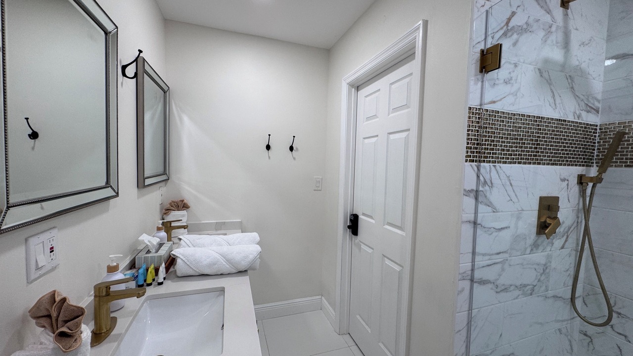 Photo of Bathroom in Oakland Park