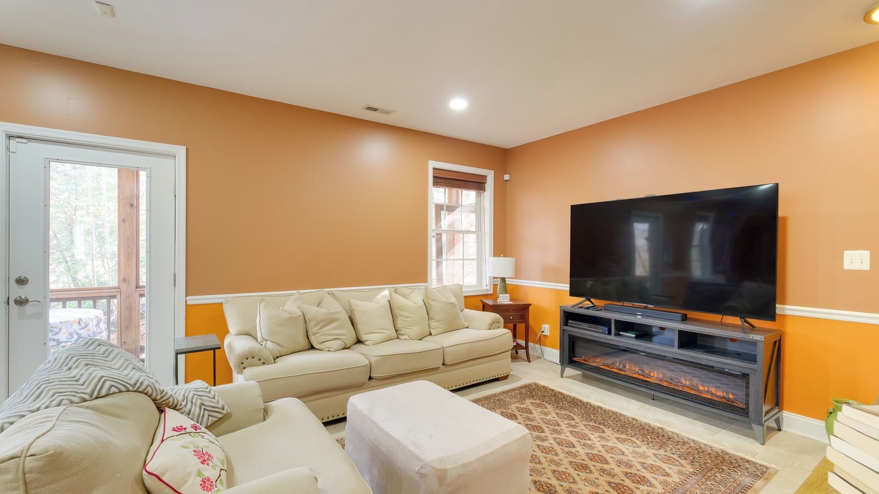 Photo of Livingroom in George Washington
