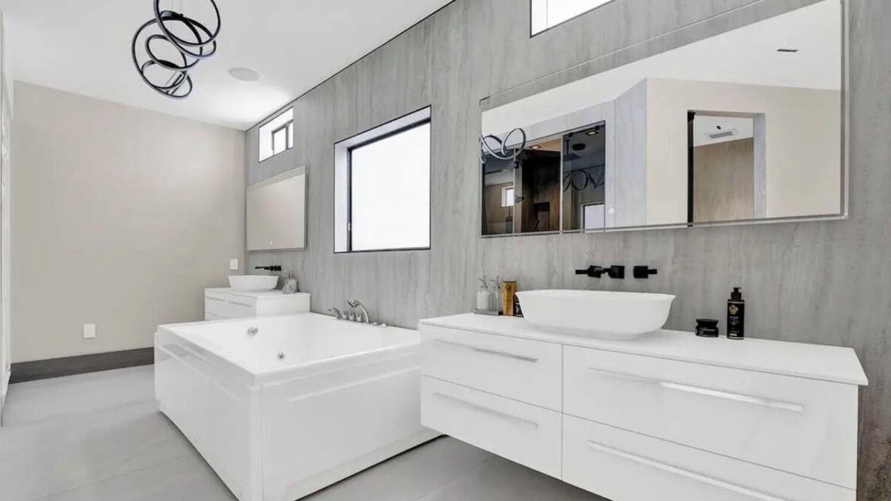 Photo of Bathroom in Miami Gardens