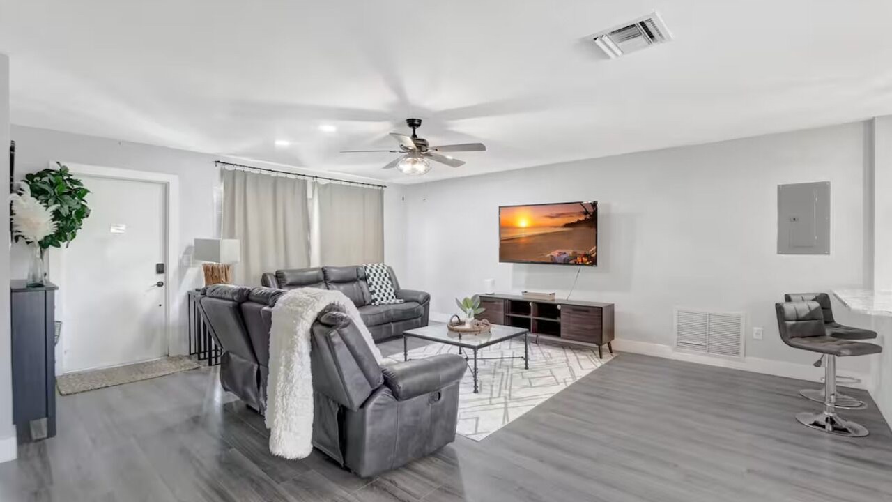 Photo of Livingroom in Sandalfoot Cove