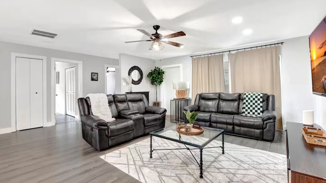 Photo of Livingroom in Sandalfoot Cove