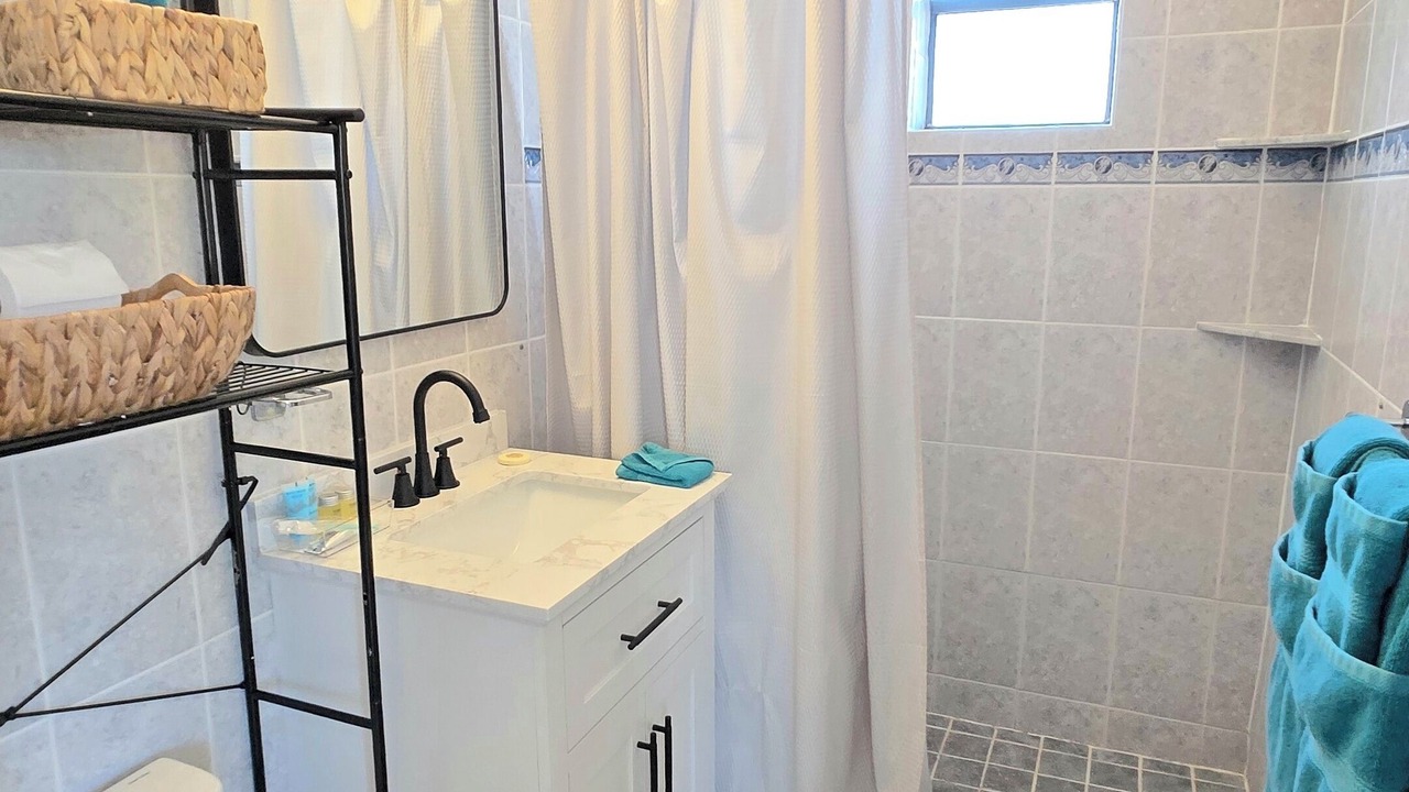 Photo of Bathroom in Hollywood